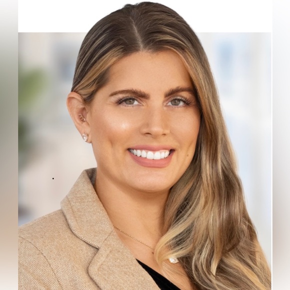 Meet your Posher, Jessica - Picture 6 of 6